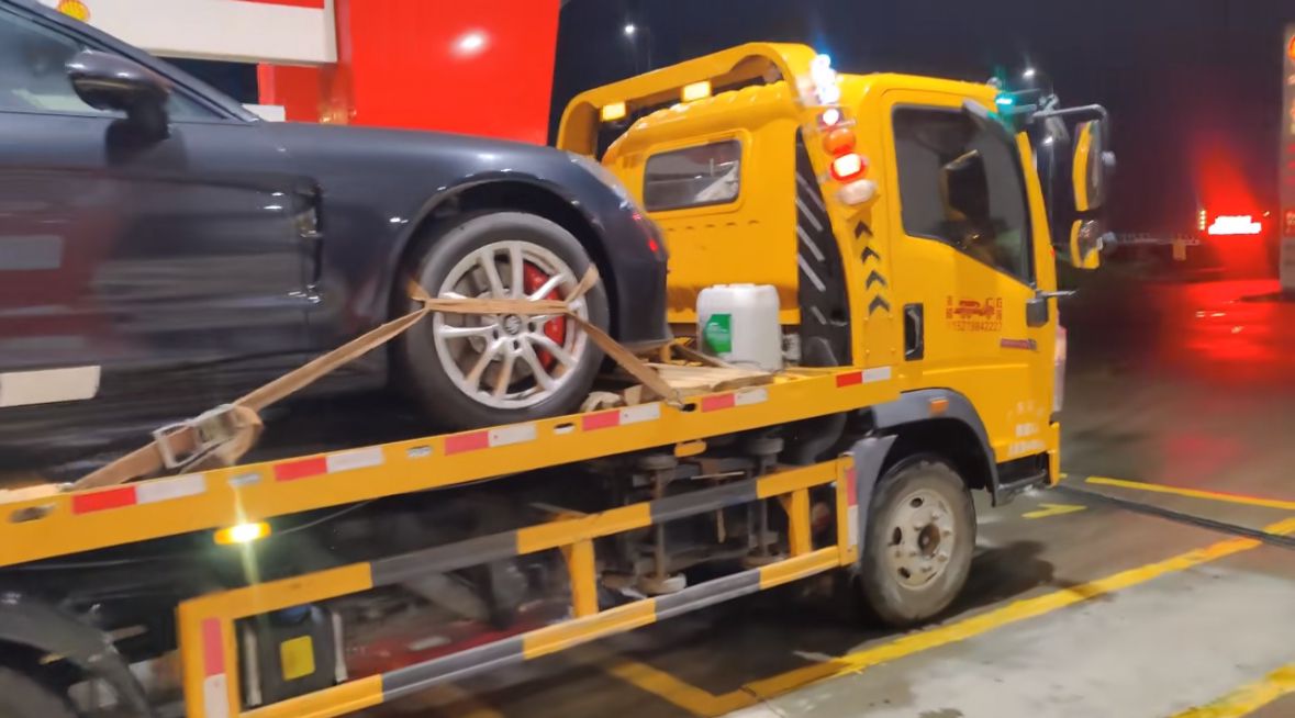 省直辖行车途中遇到突发状况该如何呼叫道路救援？